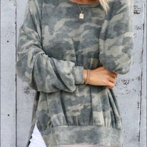 Boutique top brand new size small, loose fitting